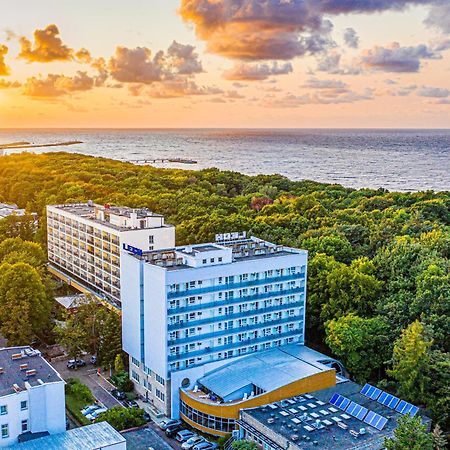 Sanatorium Uzdrowiskowe Lech 호텔 코워브제크 외부 사진